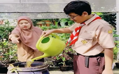 Inovasi Daur Ulang : Siswa MTsN 17 Mengolah Limbah Menjadi Berkah