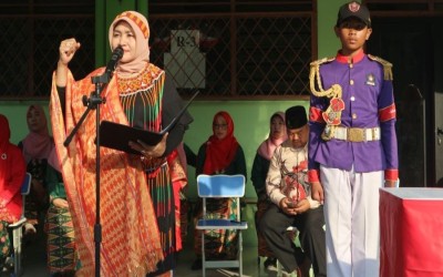 MTsN 17 Jakarta Gelar Upacara HUT ke-80 RI dengan Nuansa Wastra Nusantara